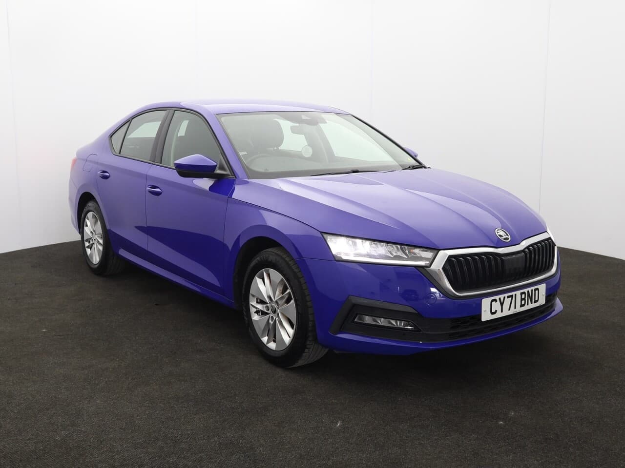 Skoda Octavia 1.0 TSI SE Technology view 1