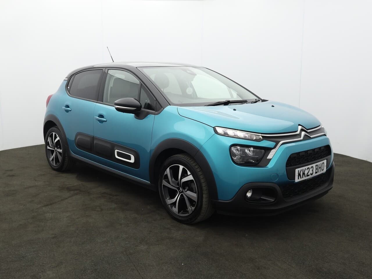 Citroen C3 1.2 PureTech Shine Plus view 1