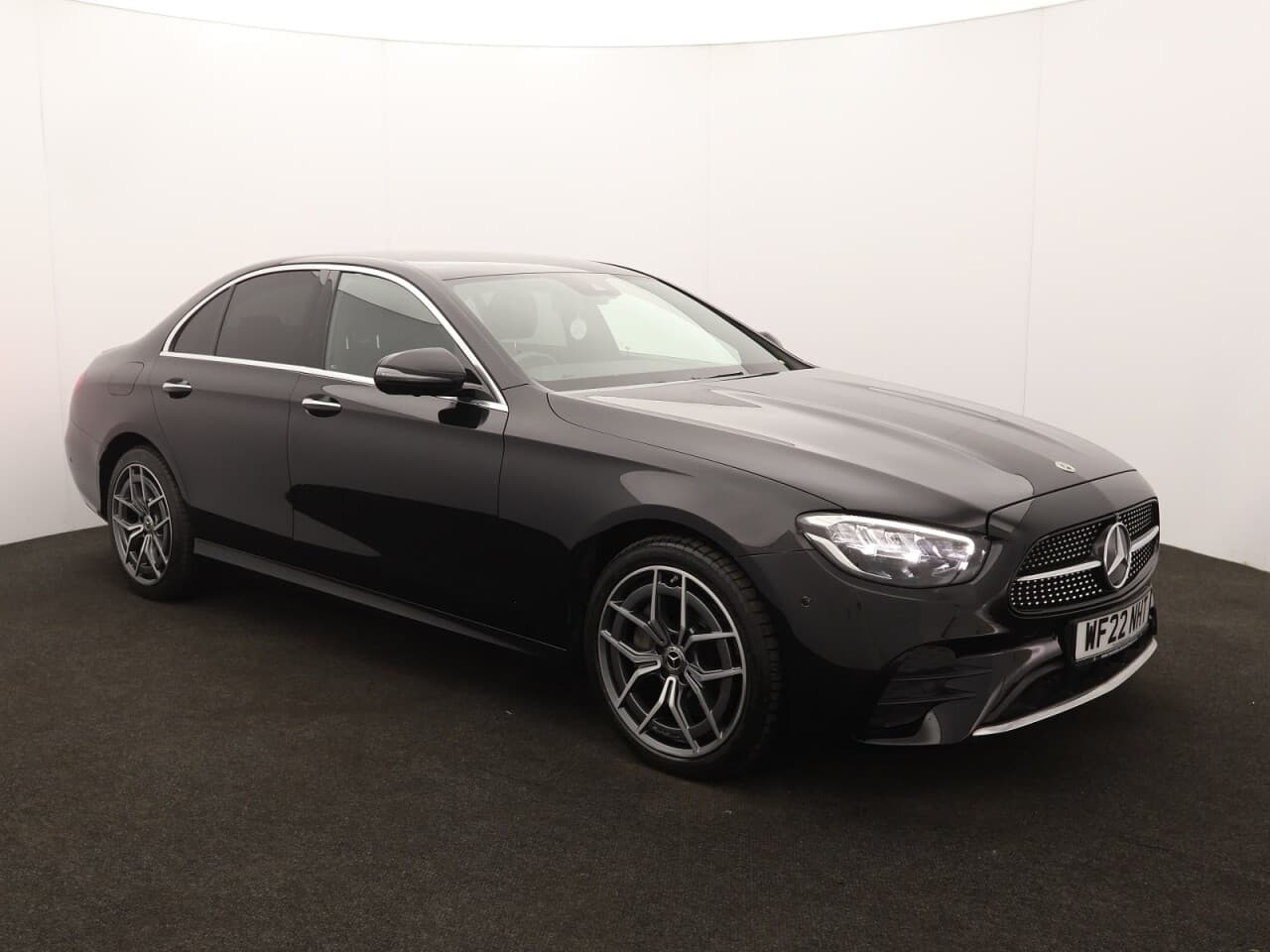 Mercedes-Benz E Class 2.0 E300dh MHEV AMG Line (Premium) view 1