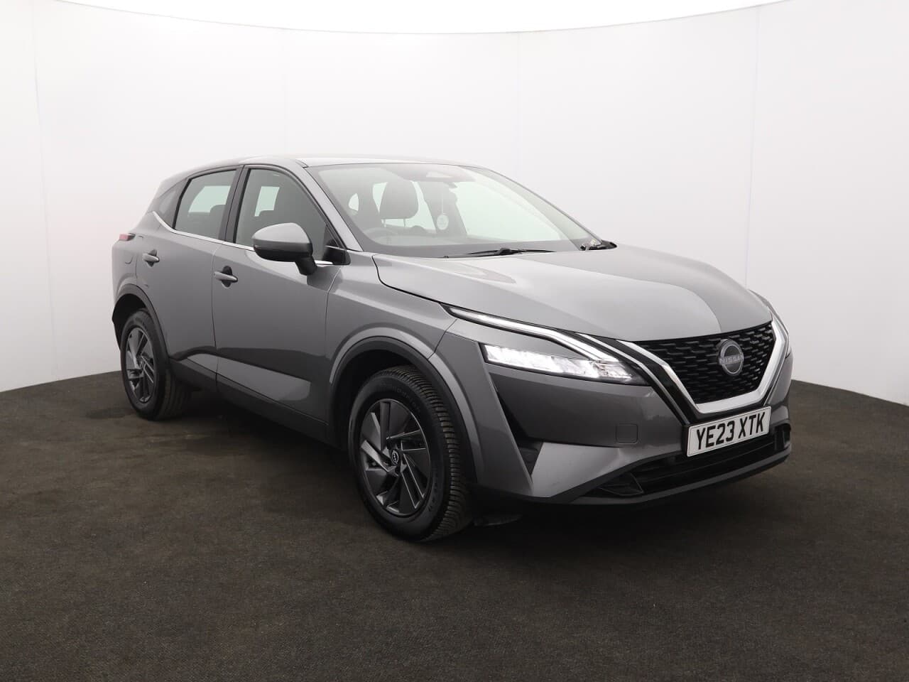 Nissan Qashqai 1.3 DIG-T MHEV Acenta Premium view 1