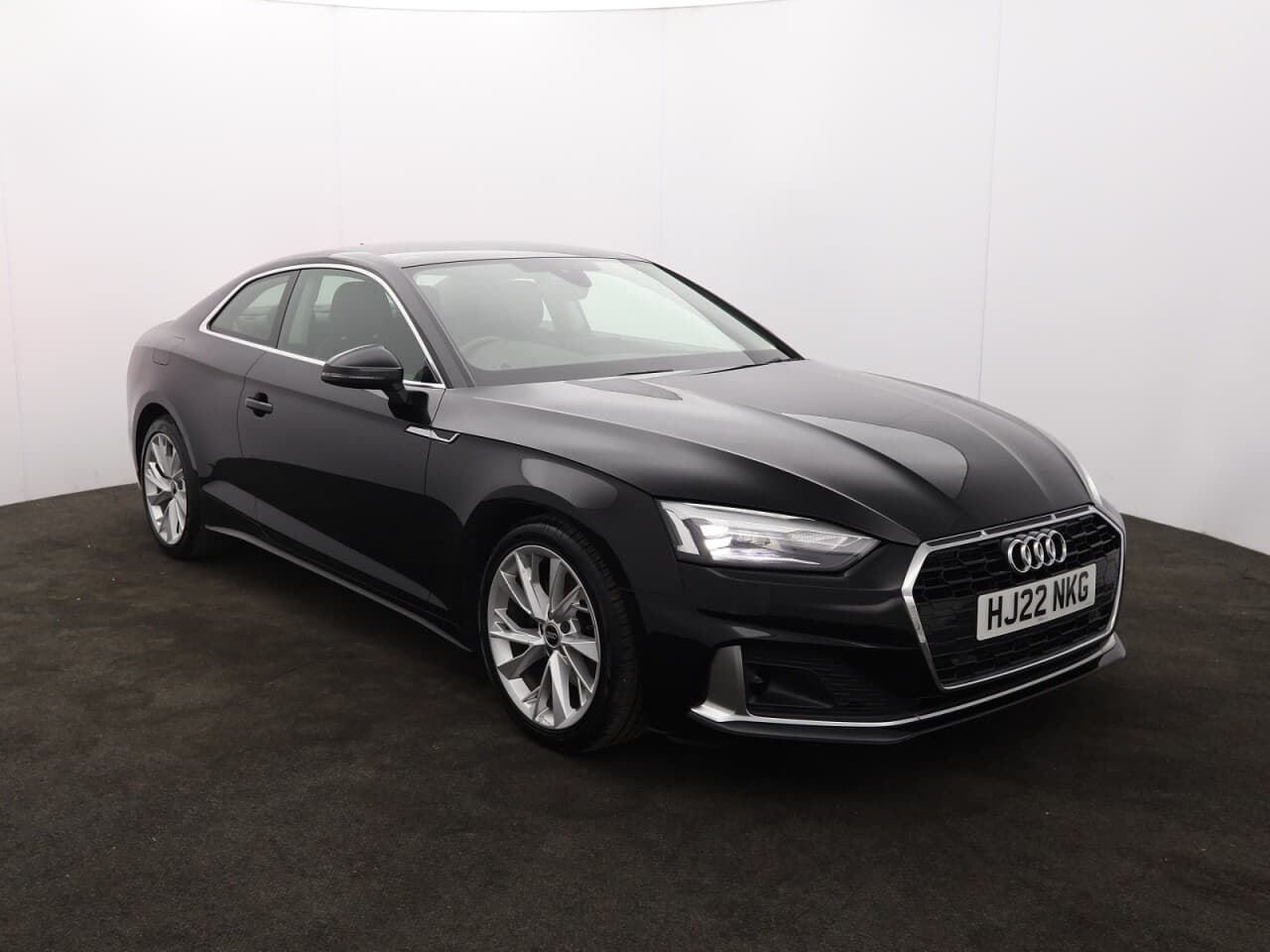 Audi A5 2.0 TFSI 35 Sport view 1