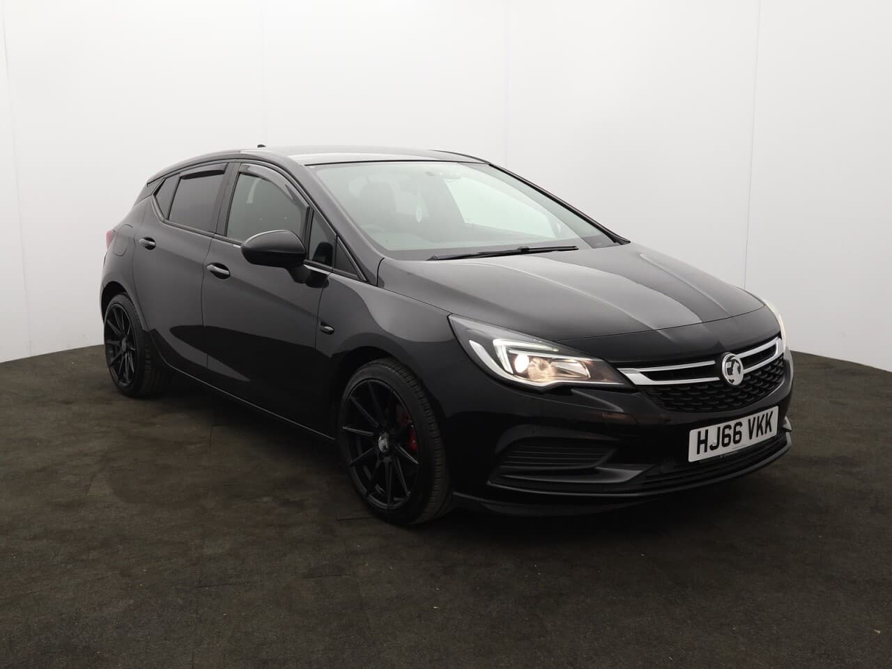 Vauxhall Astra 1.4i Turbo Design view 1
