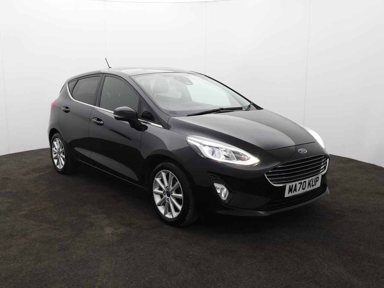 Ford Fiesta 1.0T EcoBoost MHEV Titanium view 1
