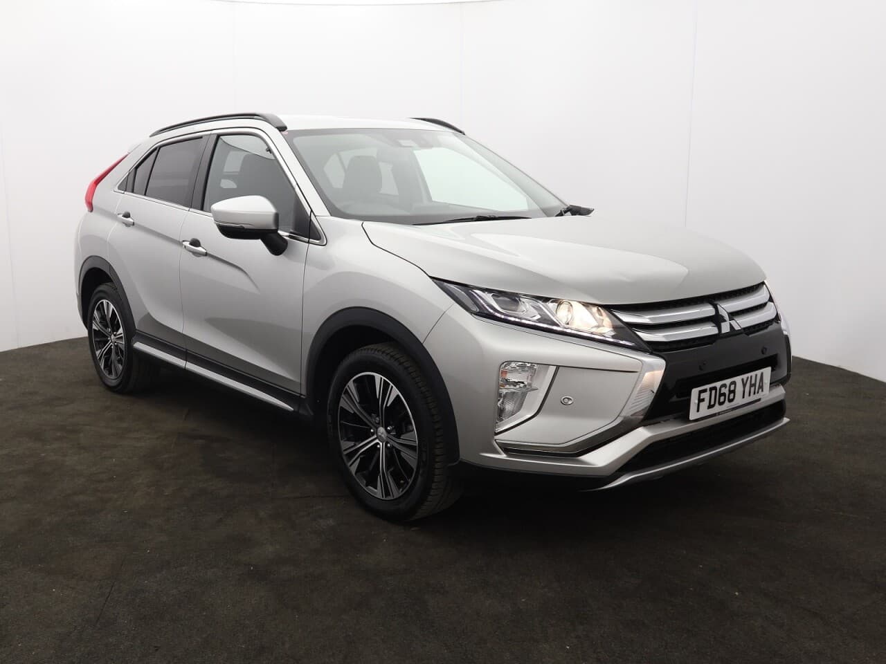 Mitsubishi Eclipse Cross 1.5T 3 view 1