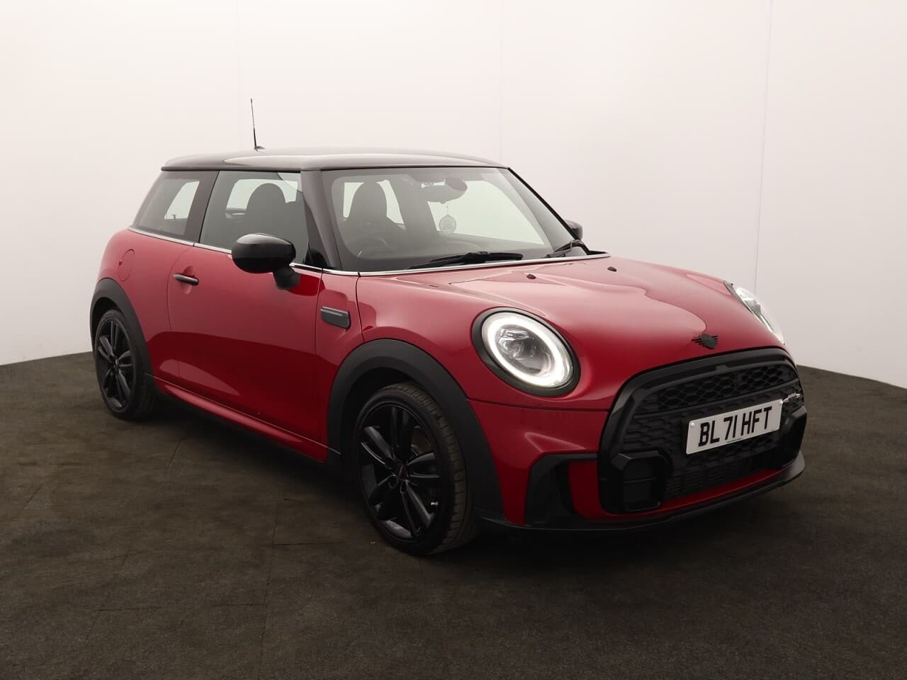 Mini Hatch 1.5 Cooper Sport (Nav Pack) view 1