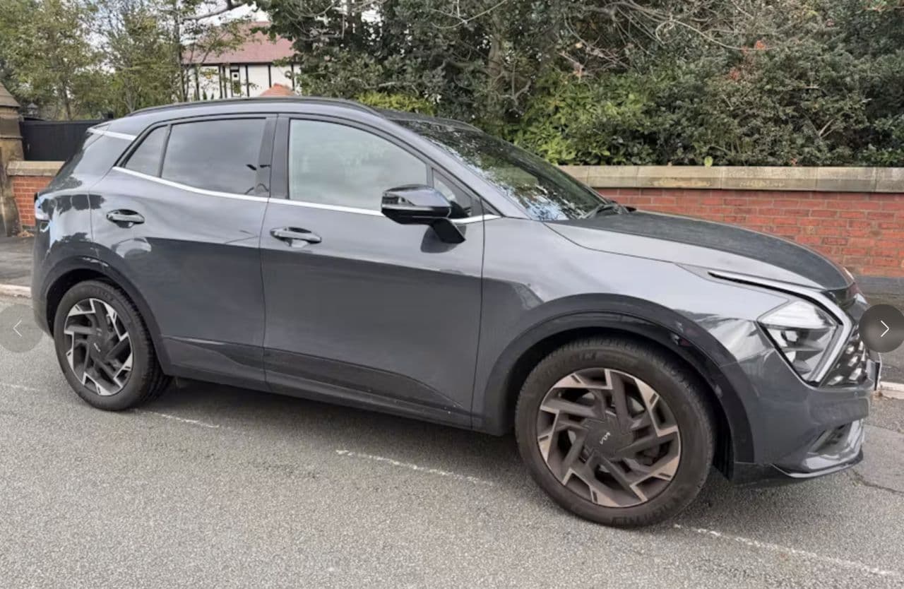 Kia Sportage 1.6 T-GDi MHEV GT-Line view 1