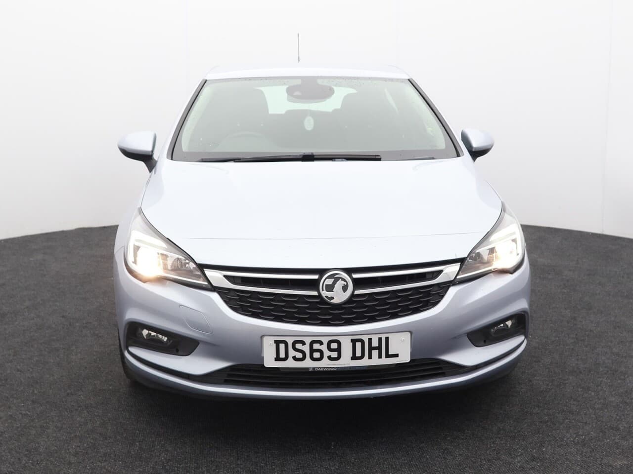 Vauxhall Astra 1.4i Turbo SRi Nav view 1