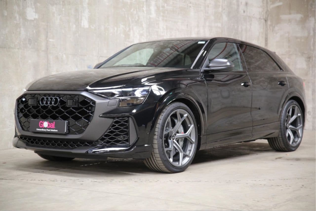 Audi RSQ8 4.0 TFSI V8 Performance Carbon Black view 1