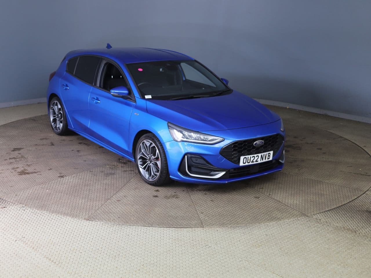 Ford Focus 1.0T EcoBoost ST-Line Vignale view 1
