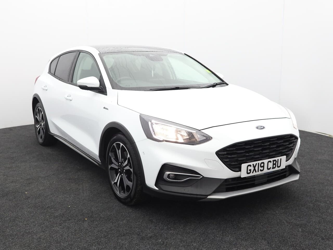 Ford Focus 1.5T EcoBoost Active X view 1