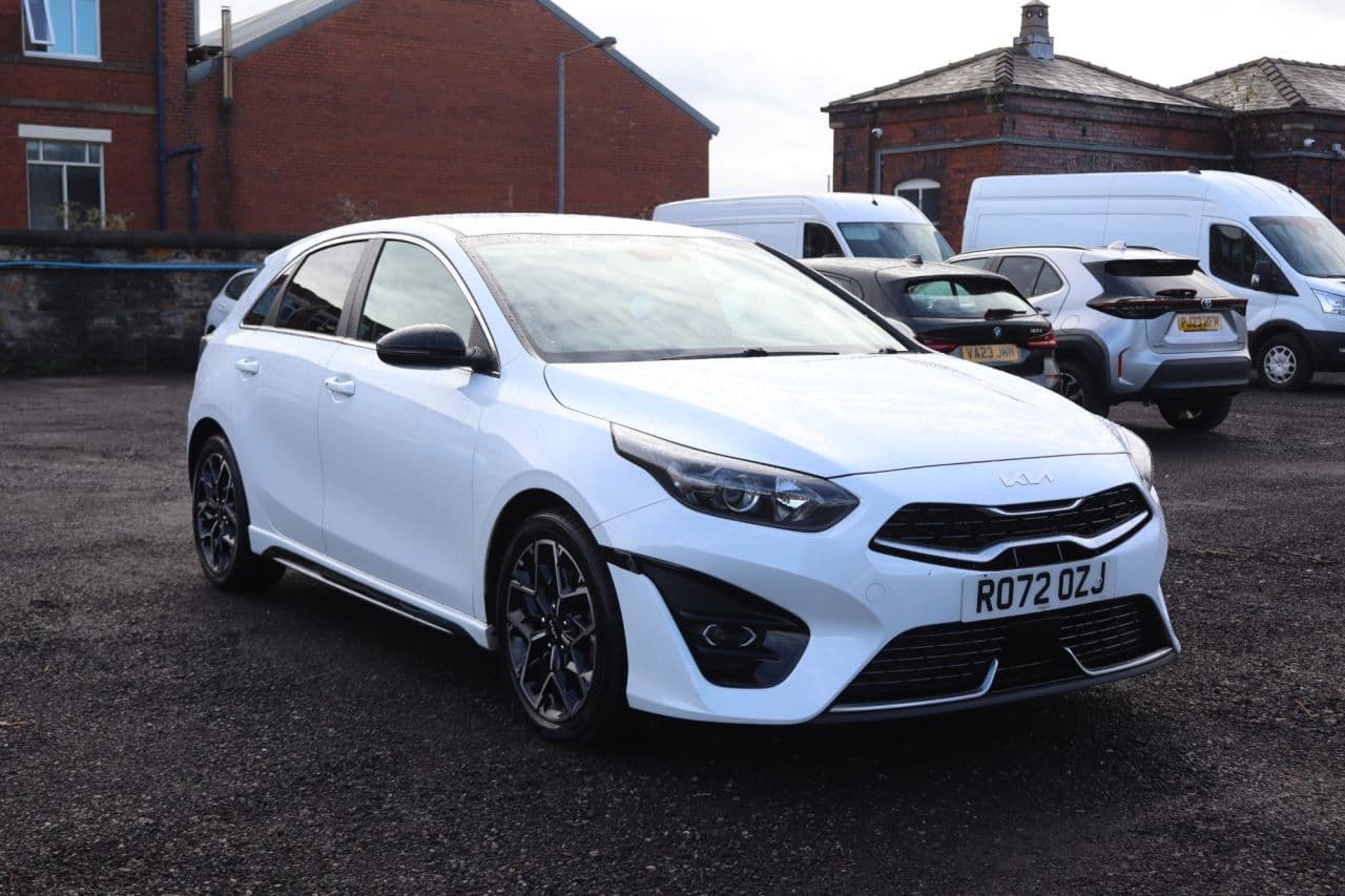 Kia Ceed 1.5 T-GDi GT-Line view 1