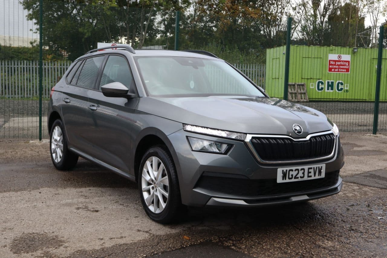 Skoda Kamiq 1.0 TSI SE Drive view 1