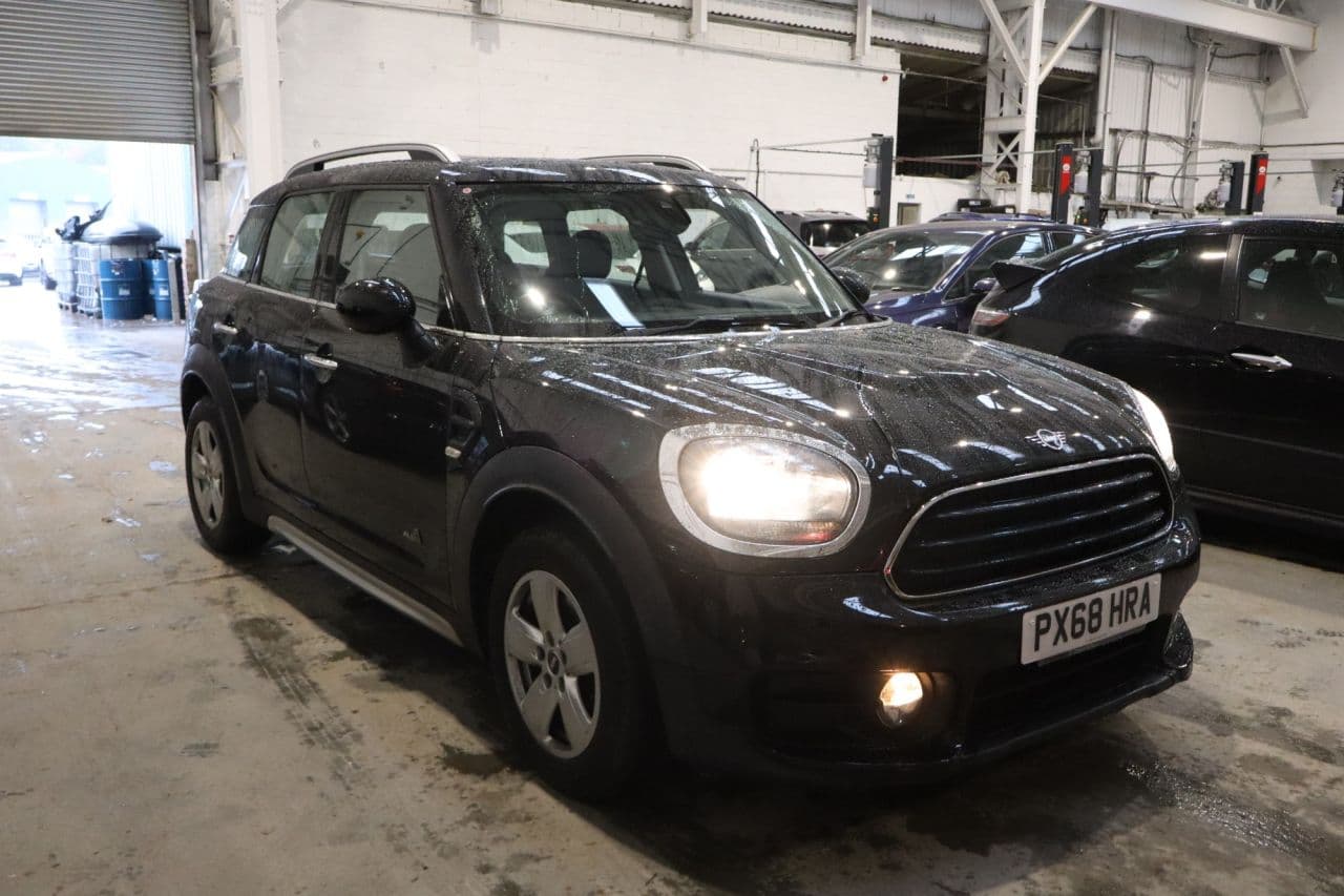 Mini Countryman 2.0 Cooper D view 1