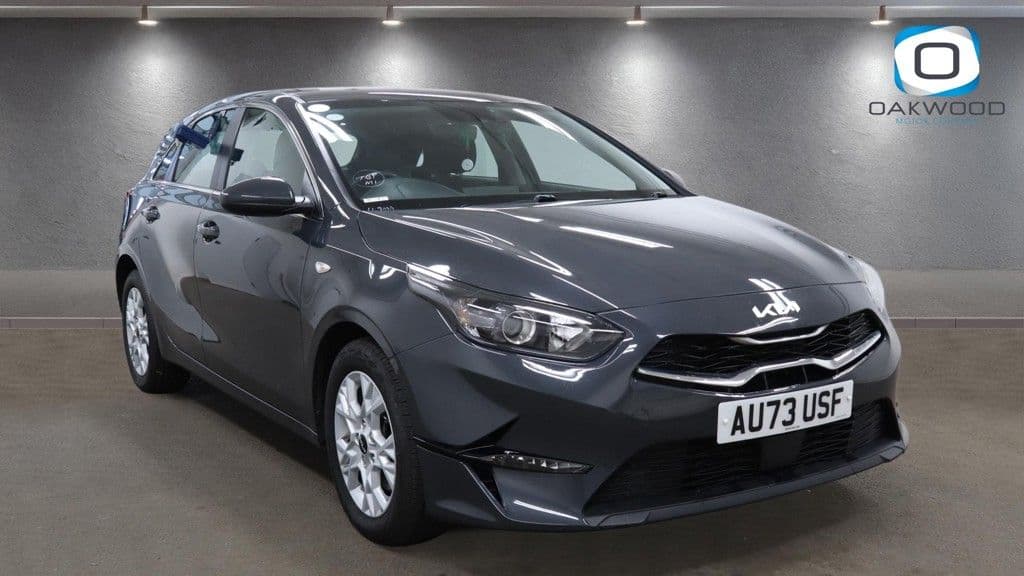 Kia Ceed 1.5 T-GDi 2 view 1