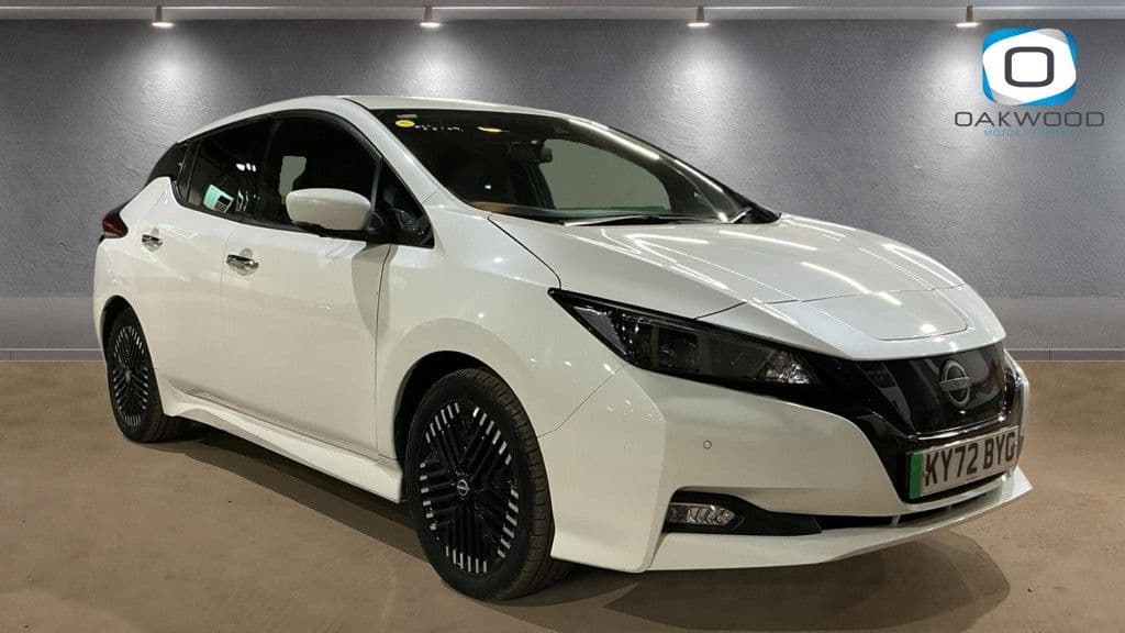 Nissan Leaf 39kWh Tekna view 1