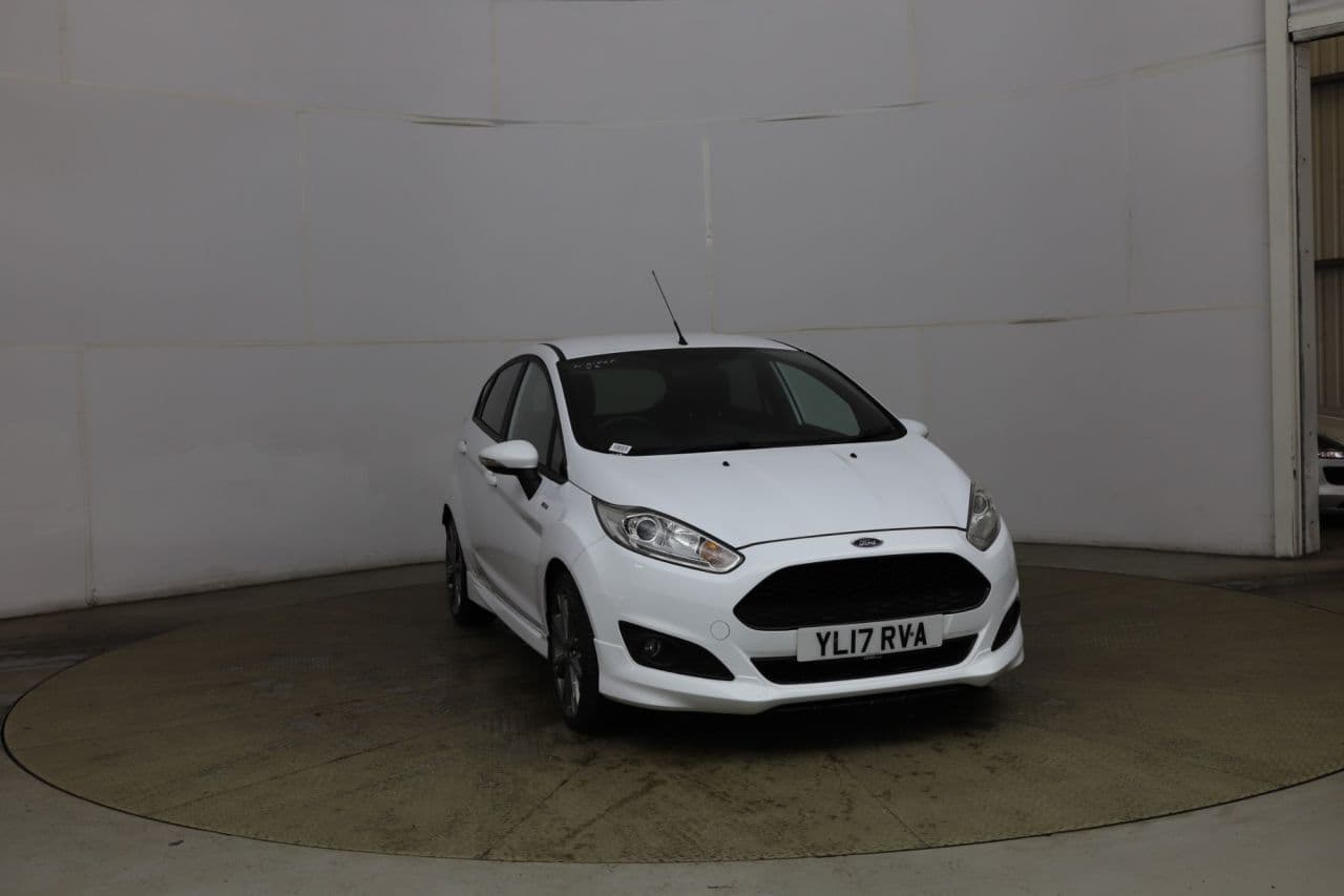 Ford Fiesta 1.5 TDCi ST-Line view 1