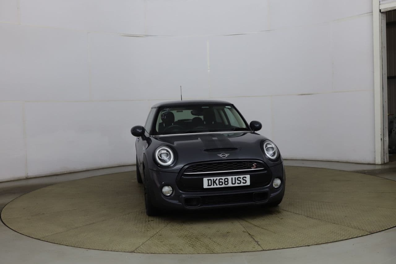 Mini Hatch 2.0 Cooper S view 1