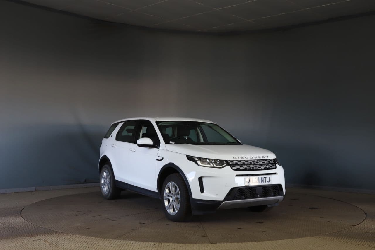 Land Rover Discovery Sport 2.0 D165 S view 1