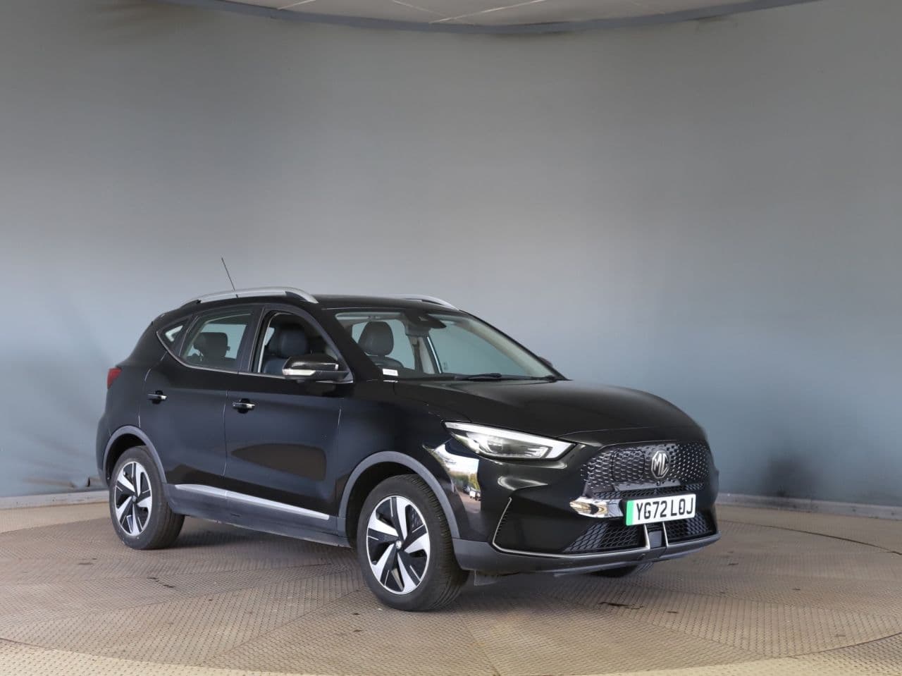MG MG Zs 72.6kWh Trophy Long Range view 1