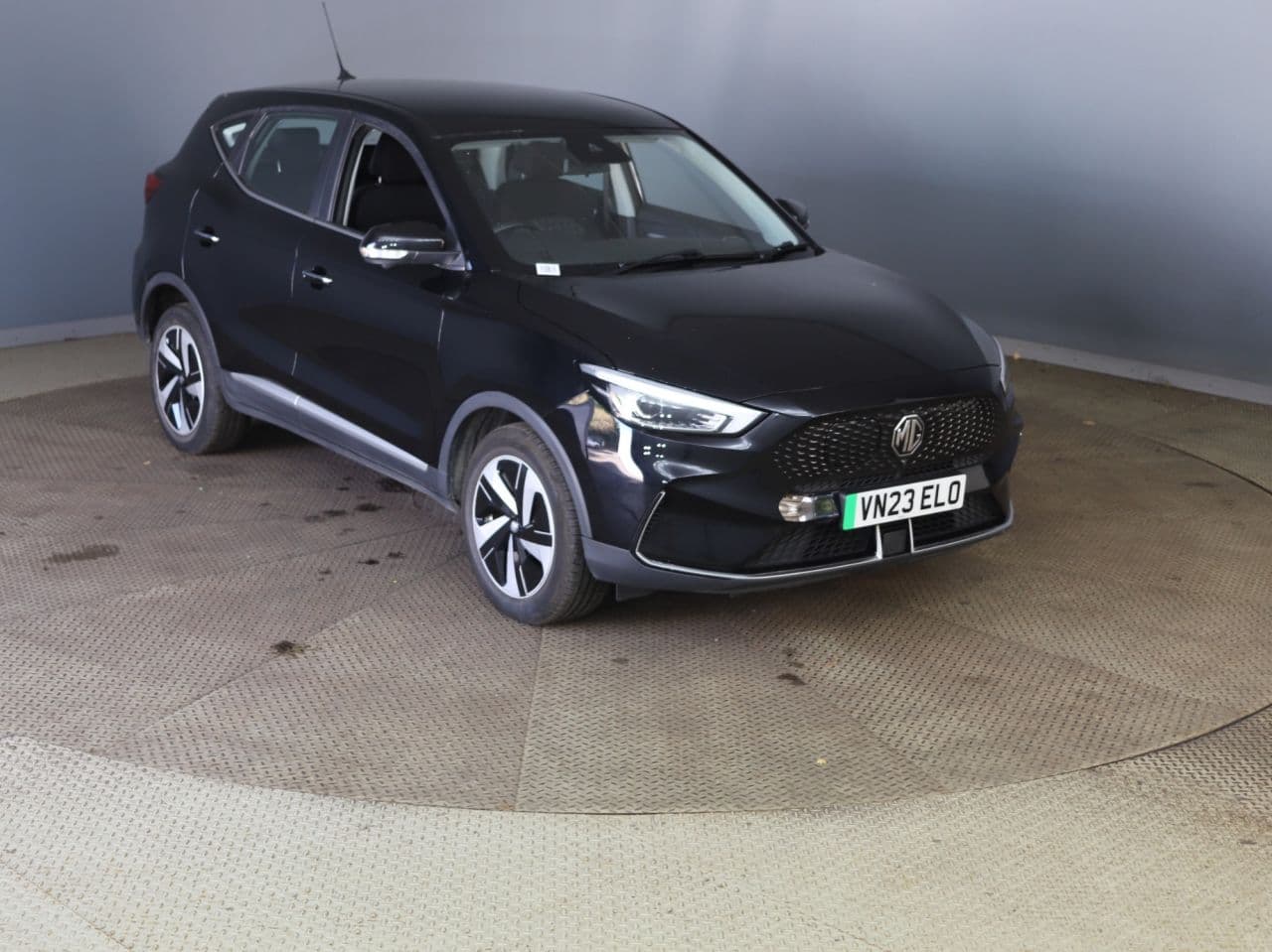 MG MG Zs 72.6kWh SE Long Range view 1